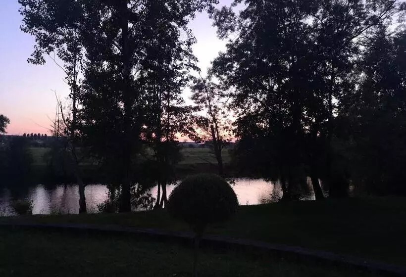 Majatalo Le Moulin De Chamouilley