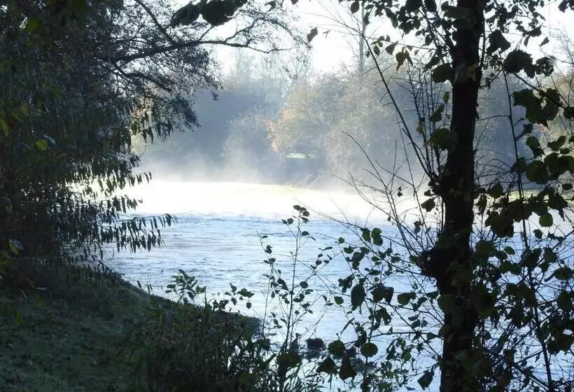 Majatalo Le Moulin De Chamouilley
