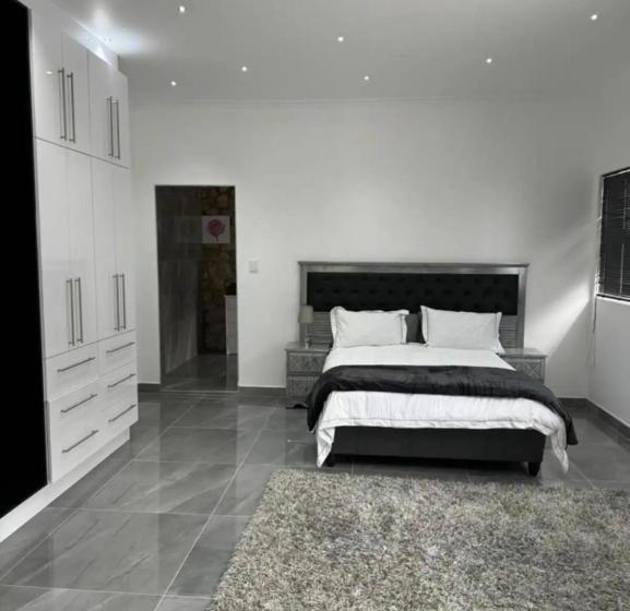 بنسيون Lovemore Escape