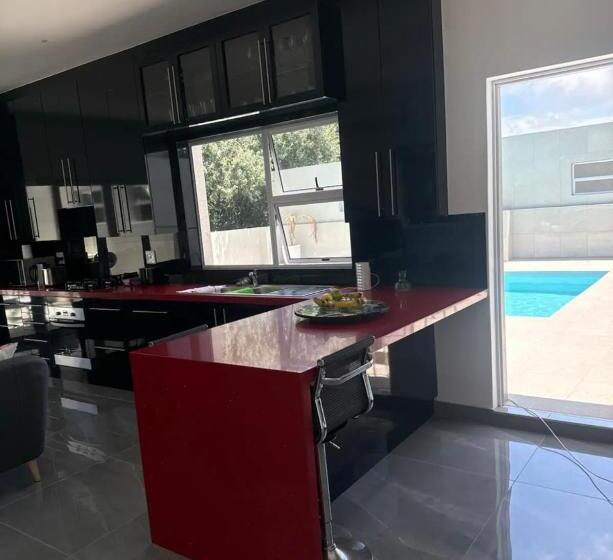 بنسيون Lovemore Escape