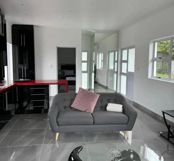 بنسيون Lovemore Escape