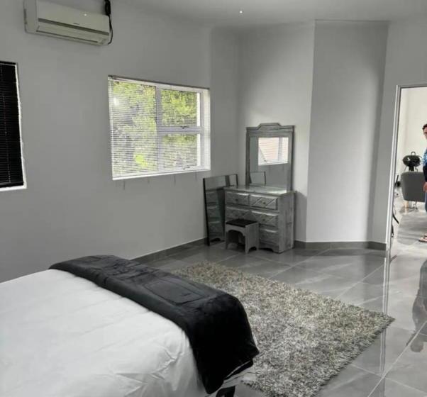 بنسيون Lovemore Escape