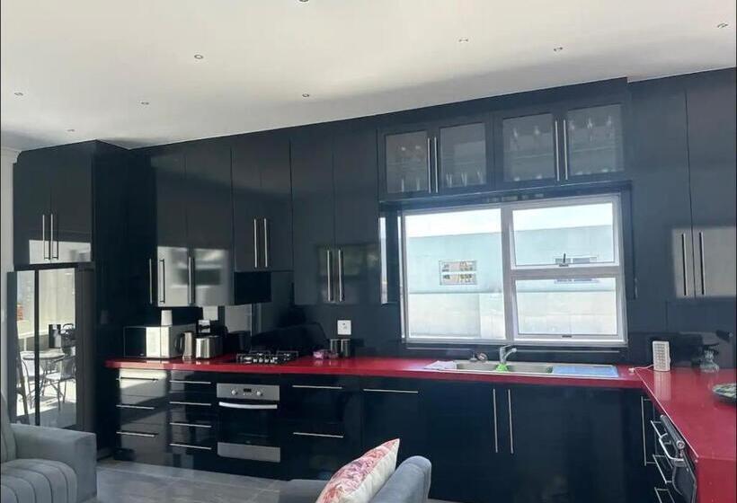 بنسيون Lovemore Escape