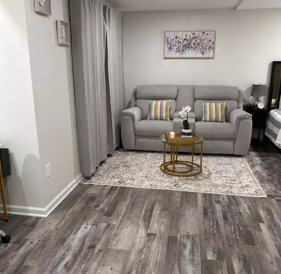ペンション Luxurious Basement Guest Suite In Elkridge