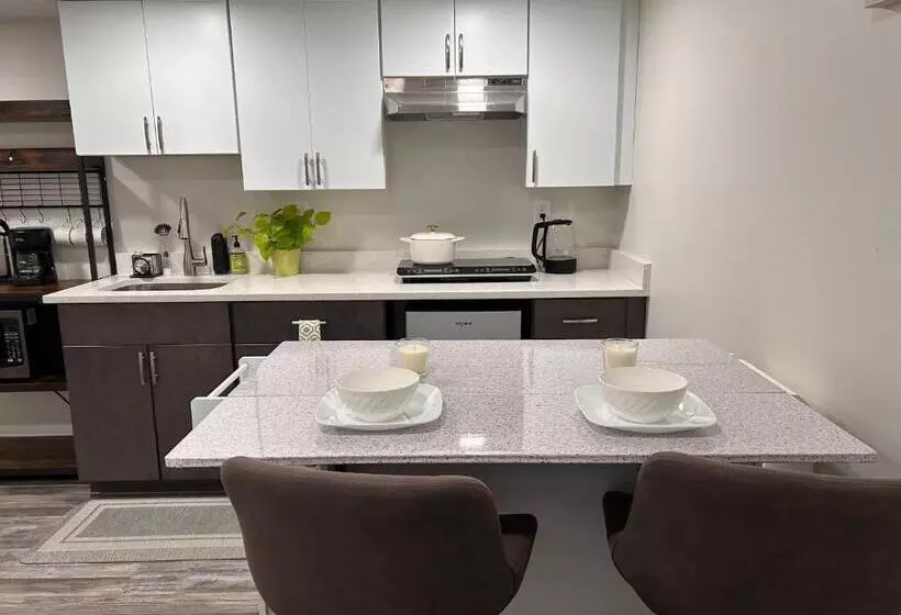 ペンション Luxurious Basement Guest Suite In Elkridge