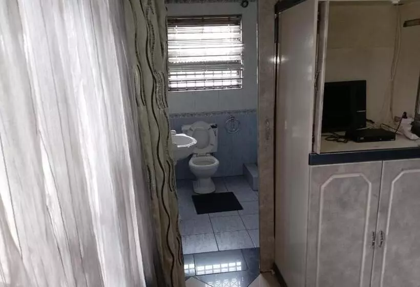 پانسیون Pearl Guest House Kempton Park