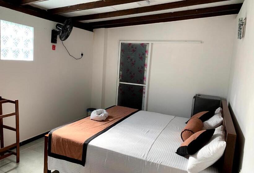 Pension (Hôtel basse catégorie) Turtle Residence & Restaurant