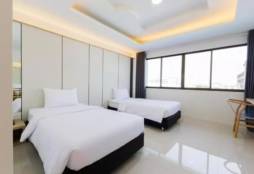 River Hotel   The Outstanding Venues Nakhon Pathom