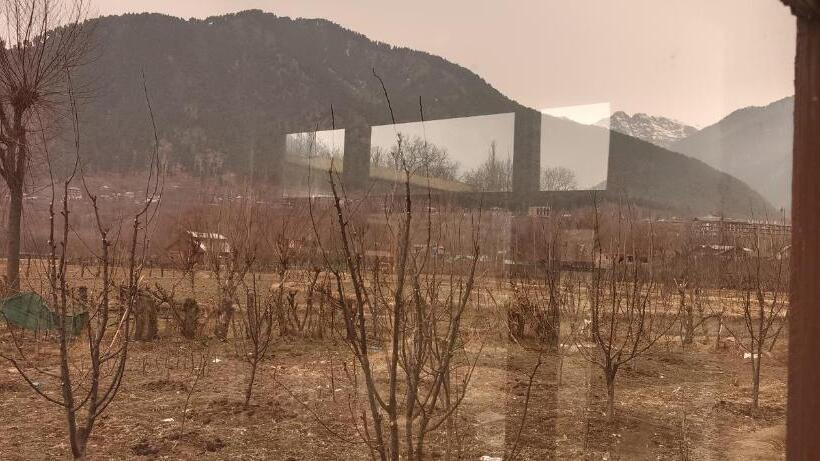 Aamiaismajoitus (B&B) Apple Garden Resort And Restaurant Movra Pahalgam