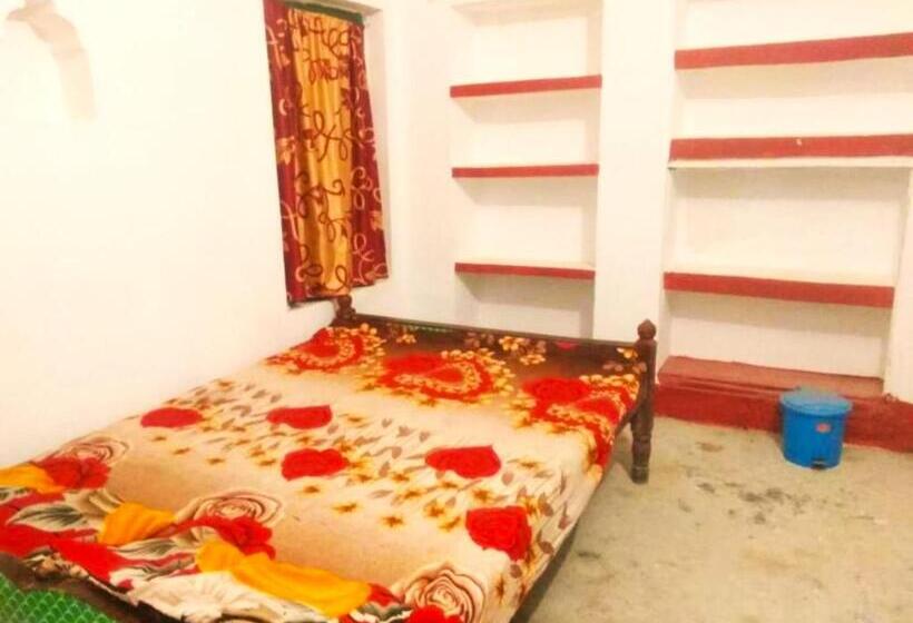 هتل Grg Kameshwar Bhawan Rajgir