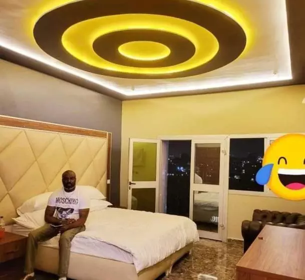هتل Le Conrad Grand Luxury