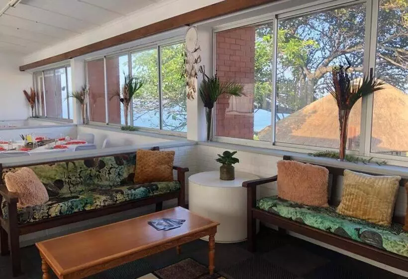 Hotelli Trashaven   Seaside Haven Backpackers