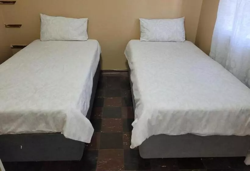 Hotelli Trashaven   Seaside Haven Backpackers