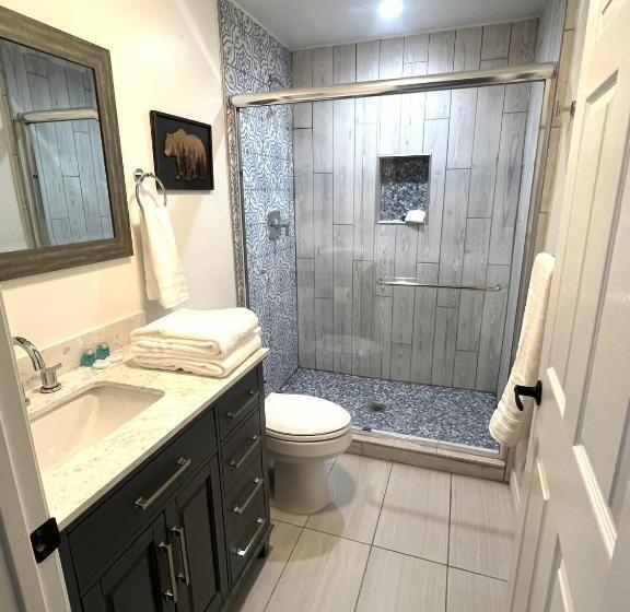 Отель Wofford Village Studios