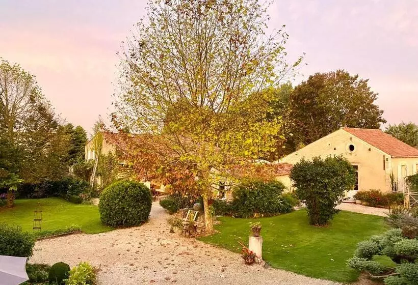 ペンション Aux Agapanthes, Maison D Hôtes Charentaise De Charme