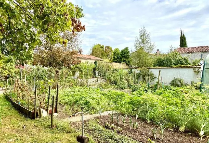 ペンション Aux Agapanthes, Maison D Hôtes Charentaise De Charme