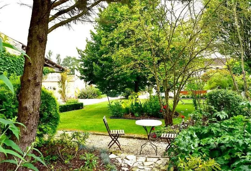 ペンション Aux Agapanthes, Maison D Hôtes Charentaise De Charme