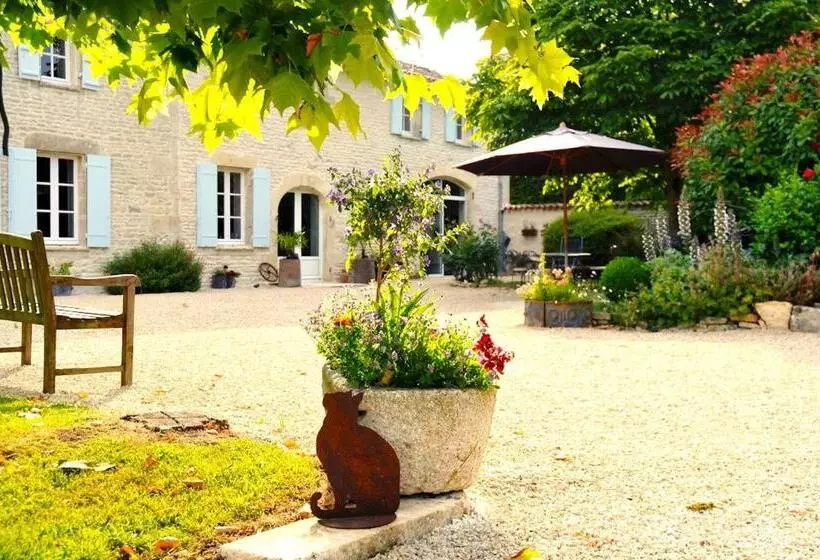 ペンション Aux Agapanthes, Maison D Hôtes Charentaise De Charme