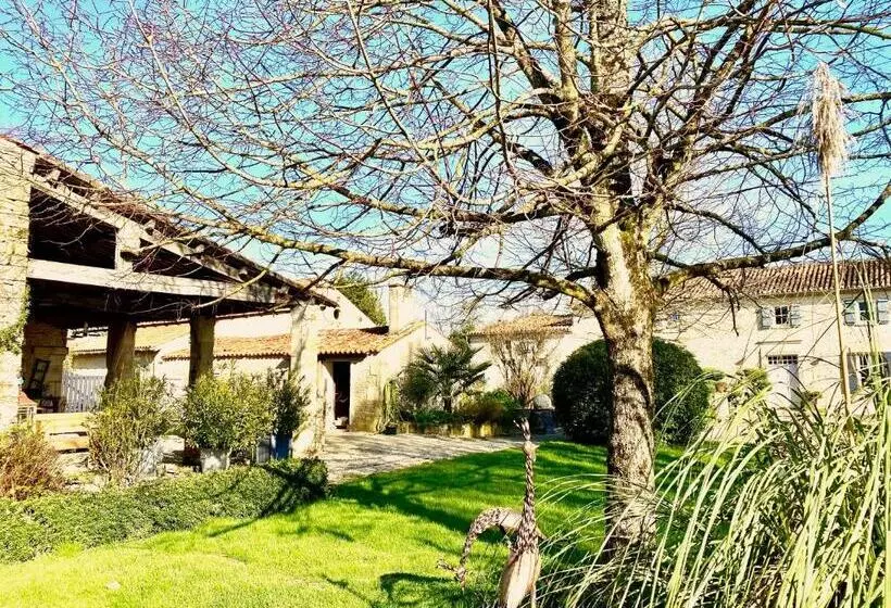 ペンション Aux Agapanthes, Maison D Hôtes Charentaise De Charme