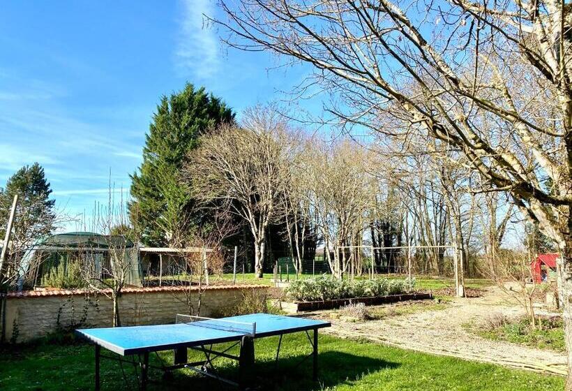 ペンション Aux Agapanthes, Maison D Hôtes Charentaise De Charme