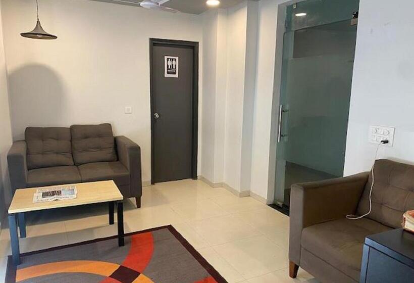 The Umen Hotel Sector 49