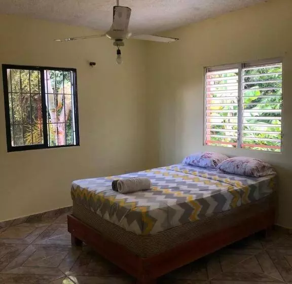 تختخواب و صبحانه Accommodations Caribbean