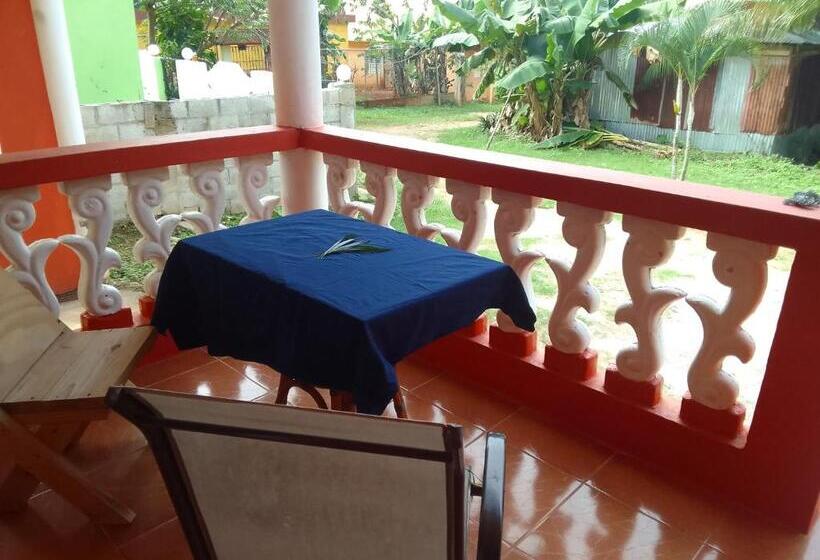 تختخواب و صبحانه Accommodations Caribbean