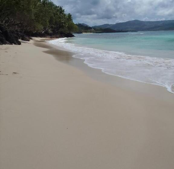 تختخواب و صبحانه Accommodations Caribbean