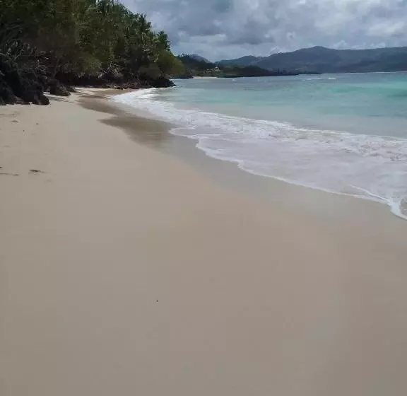 تختخواب و صبحانه Accommodations Caribbean