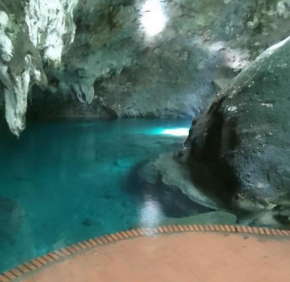 تختخواب و صبحانه Accommodations Caribbean