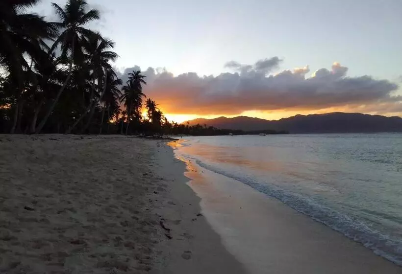 تختخواب و صبحانه Accommodations Caribbean