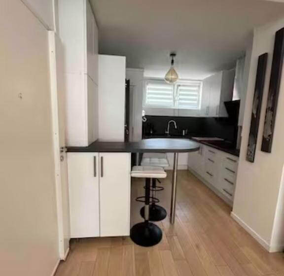 Bed and Breakfast Chambre Double Dans Appartement, Fibre, Rer B