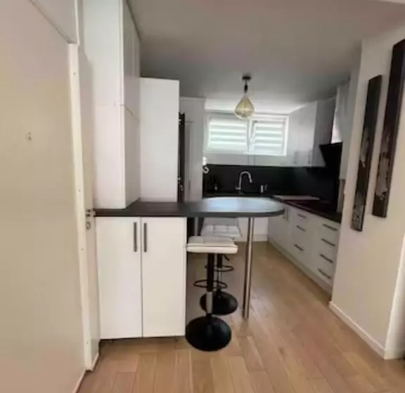 Aamiaismajoitus (B&B) Chambre Double Dans Appartement, Fibre, Rer B