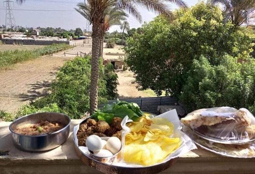 Family House بيت العيلة