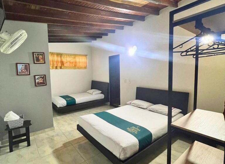 هتل Casa Botero Medellín