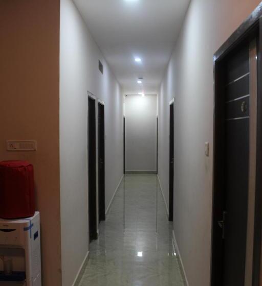 בית מלון כפרי Chennai Palace