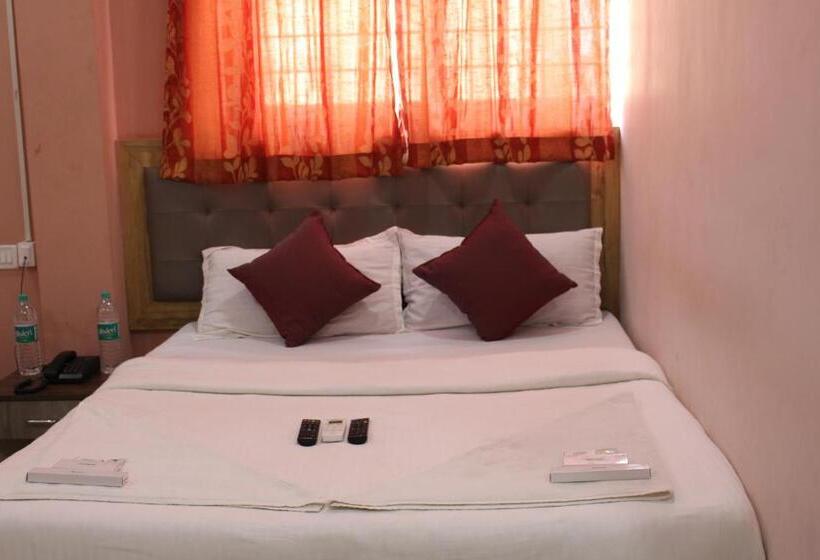 בית מלון כפרי Chennai Palace