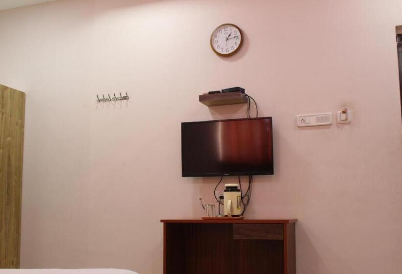 בית מלון כפרי Chennai Palace