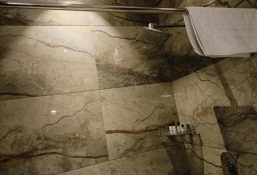 בית מלון כפרי Mannat Villa Resort