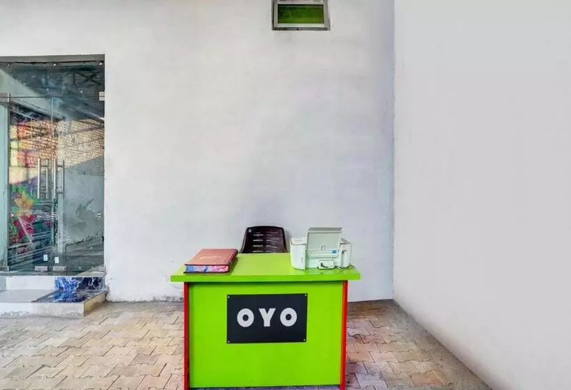 Hotelli Oyo Yadav Restaurant & Family Rooms