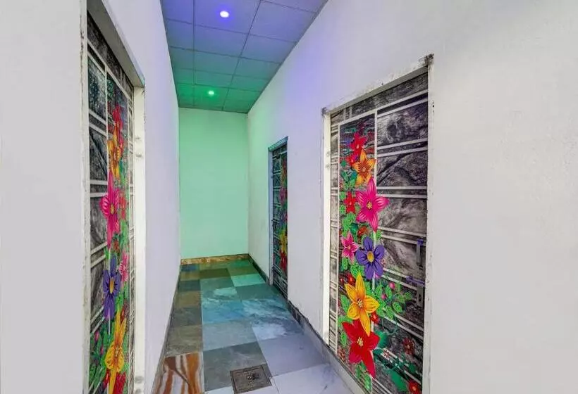 Hotelli Oyo Yadav Restaurant & Family Rooms