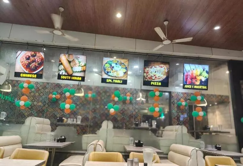 Hotelli Kiara Shirdi Park Inn