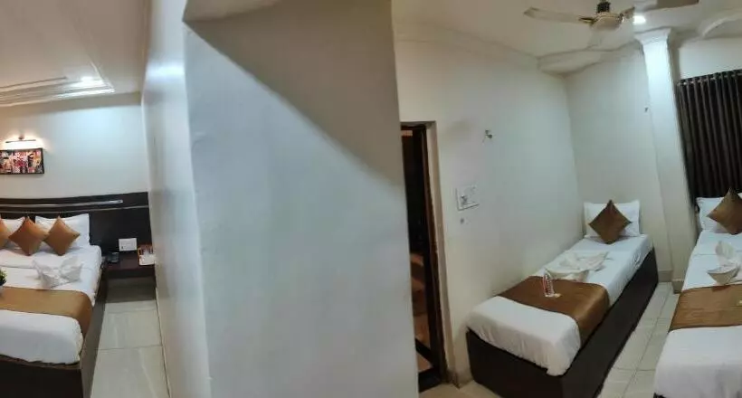 Hotelli Kiara Shirdi Park Inn