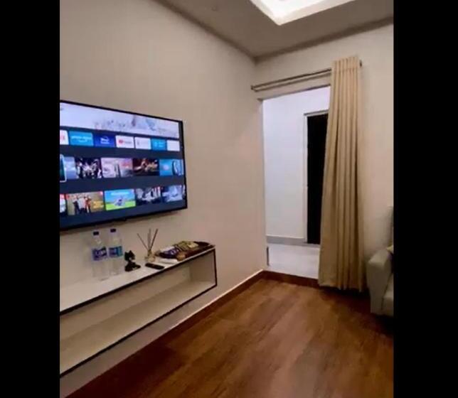 هتل Sunset Homes Imphal