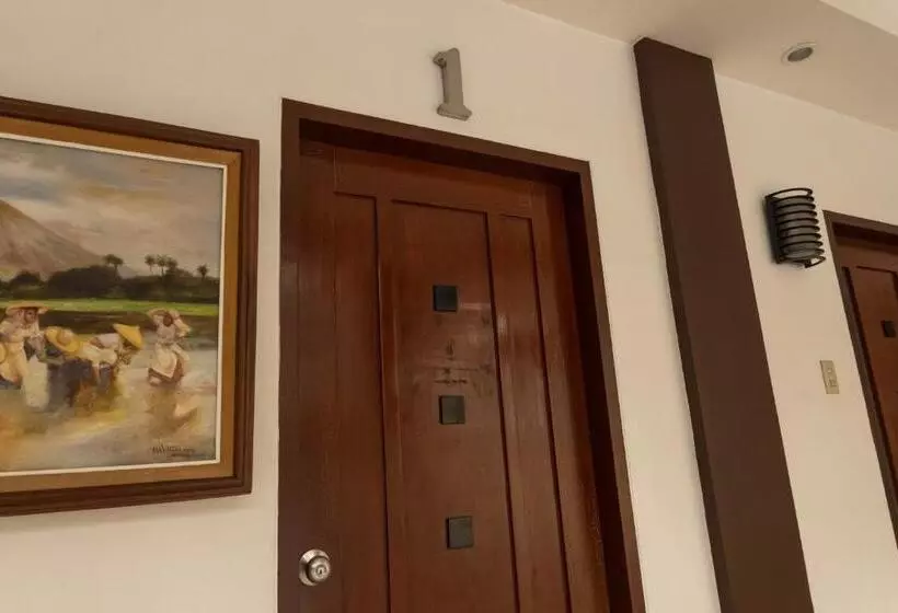 هتل Teofely Gardens Resort Near Tagaytay