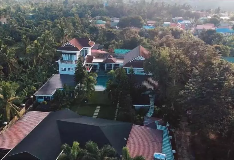هتل Teofely Gardens Resort Near Tagaytay