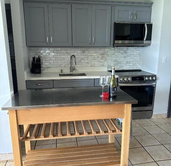 Kepuhi Sunset Ocean View   Ground Floor Unit By Wrinkly Sheets, Llc