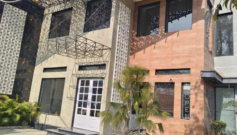 Md Grand Hotel & Resort