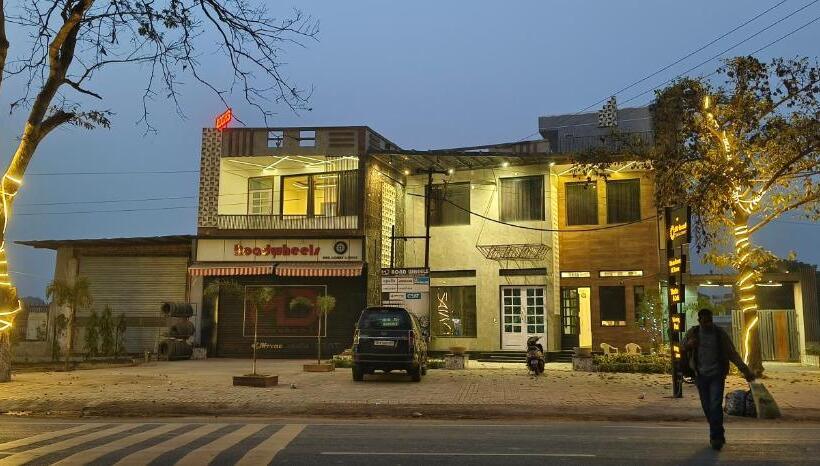 Md Grand Hotel & Resort