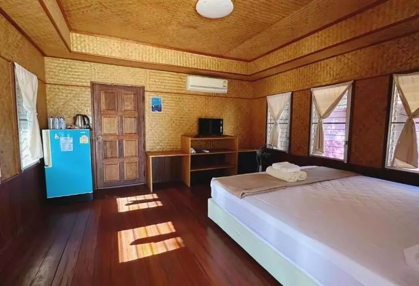 ペンション อิงน้ำท่าจีน